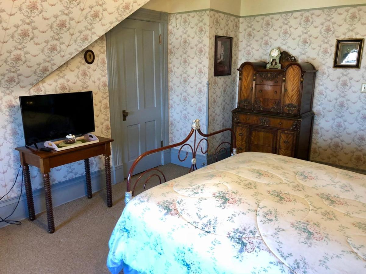 The Hancock House Bed & Breakfast Inn Dubuque Extérieur photo