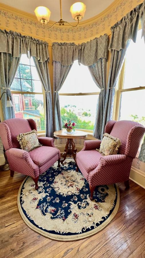 The Hancock House Bed & Breakfast Inn Dubuque Extérieur photo