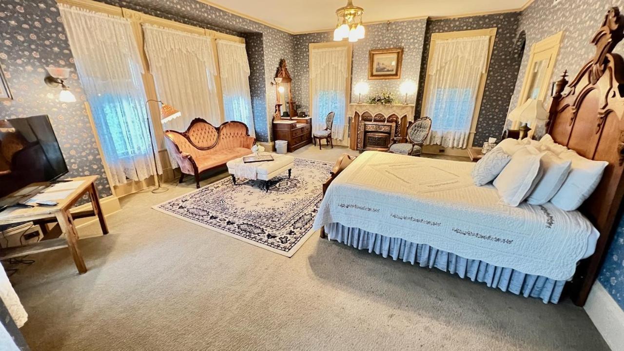 The Hancock House Bed & Breakfast Inn Dubuque Extérieur photo