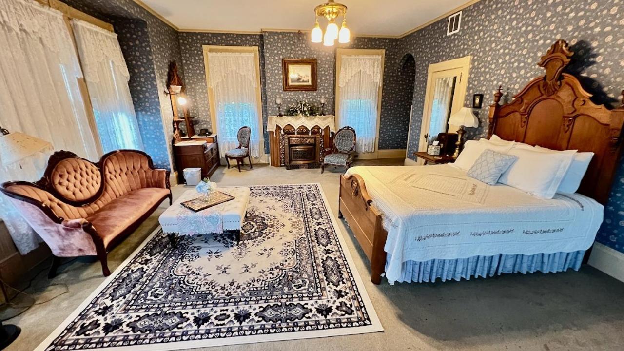 The Hancock House Bed & Breakfast Inn Dubuque Extérieur photo