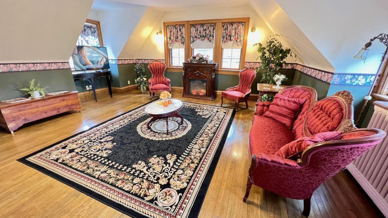The Hancock House Bed & Breakfast Inn Dubuque Extérieur photo