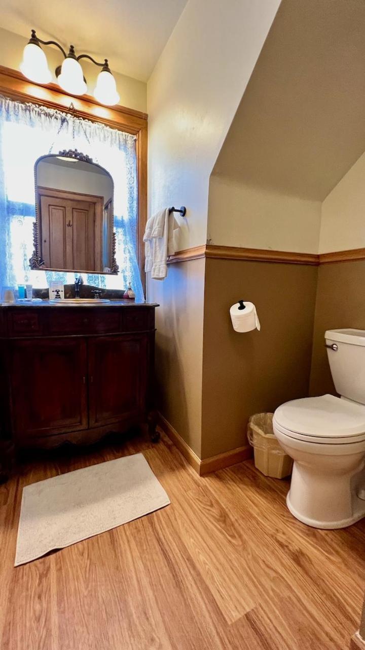 The Hancock House Bed & Breakfast Inn Dubuque Extérieur photo