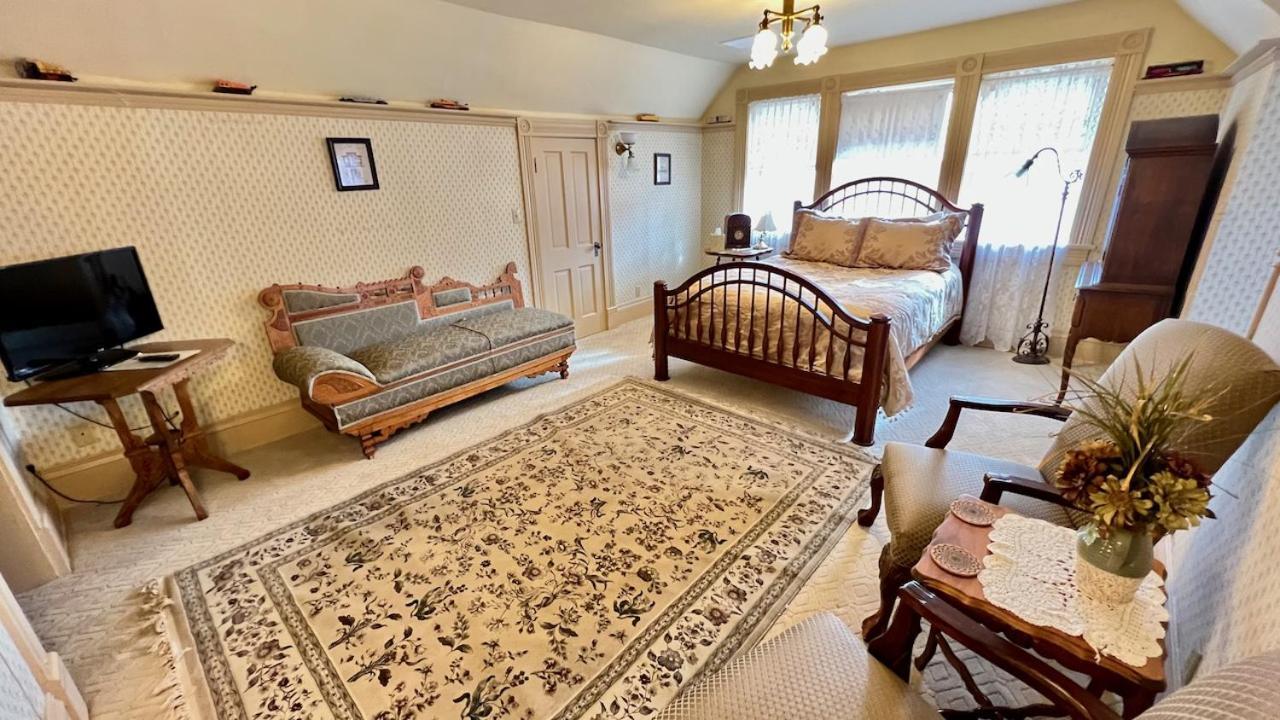 The Hancock House Bed & Breakfast Inn Dubuque Extérieur photo